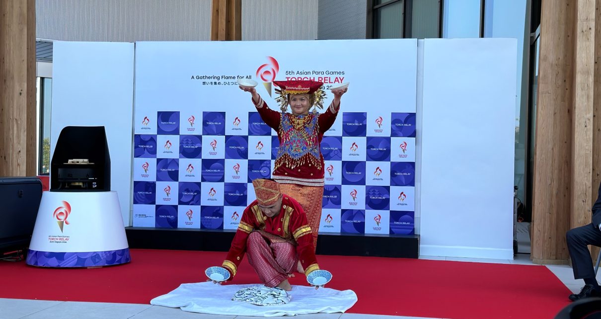 Tari Piring dan Angklung Meriahkan Estafet Obor Asian Para Games 2026 di Jepang
