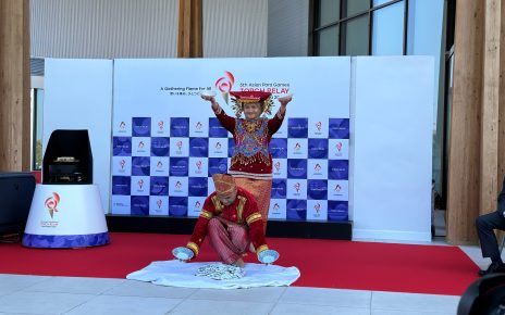 Tari Piring dan Angklung Meriahkan Estafet Obor Asian Para Games 2026 di Jepang